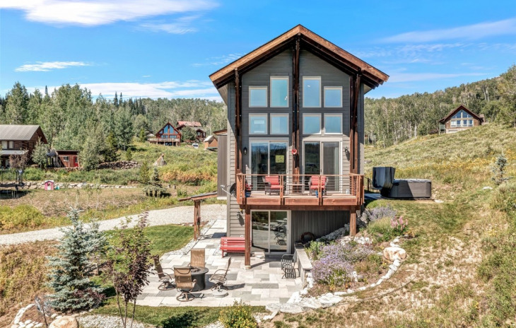 26820 Neptune Place Photo
