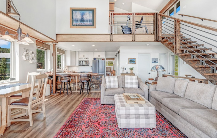 26820 Neptune Place Photo