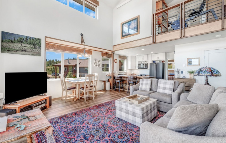 26820 Neptune Place Photo