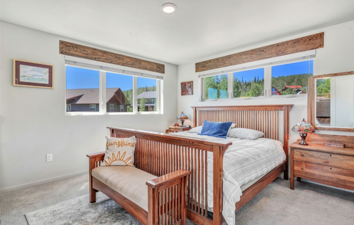 26820 Neptune Place Photo