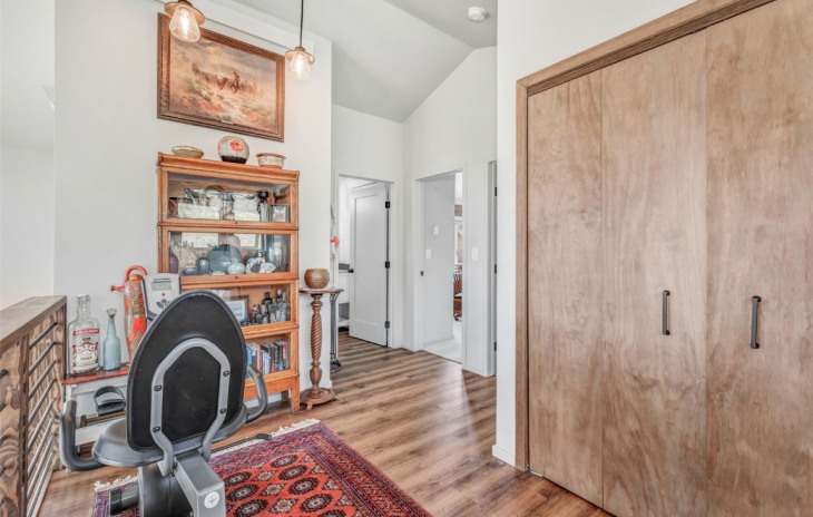 26820 Neptune Place Photo