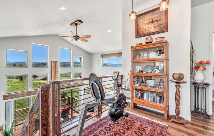 26820 Neptune Place Photo