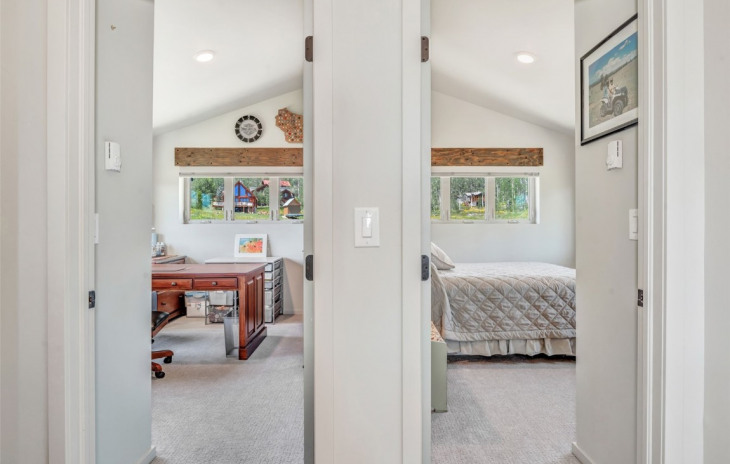 26820 Neptune Place Photo