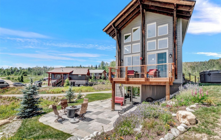 26820 Neptune Place Photo