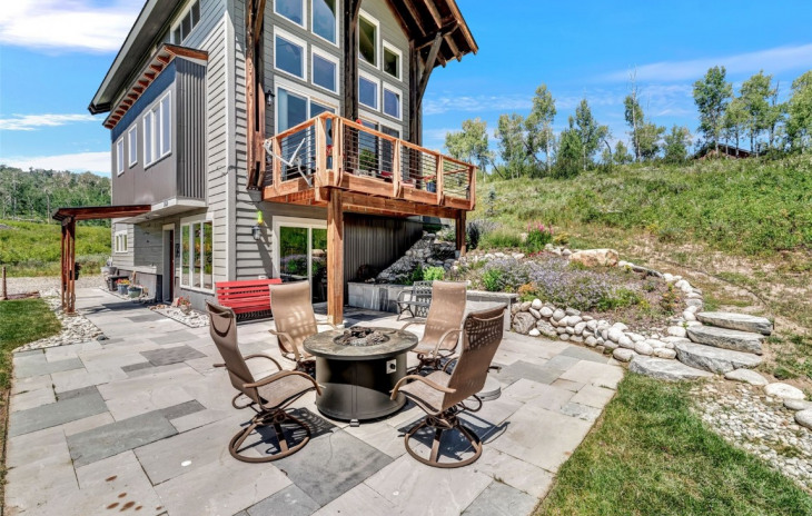 26820 Neptune Place Photo