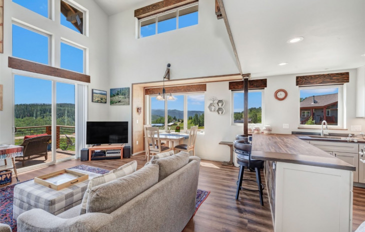 26820 Neptune Place Photo