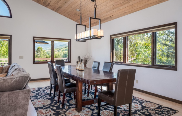255 Caribou Lane Photo
