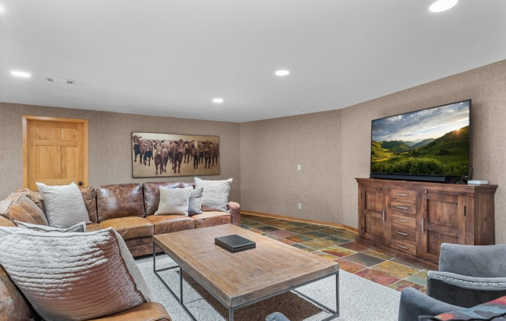 42237 Deer Road Photo