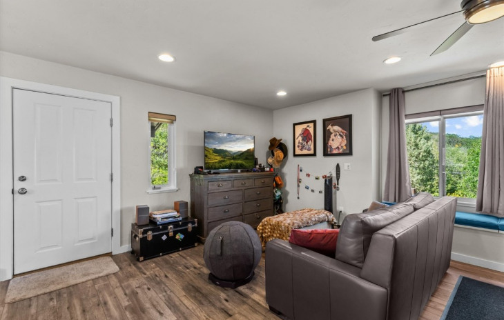 42237 Deer Road Photo