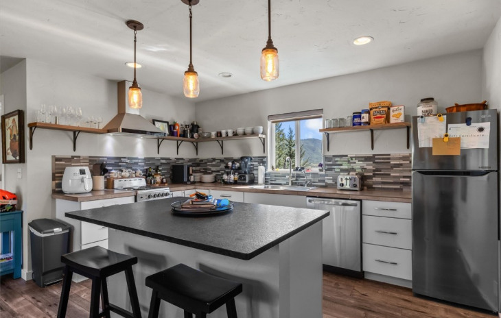 42237 Deer Road Photo