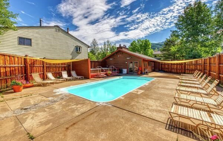32 Cedar Court Photo