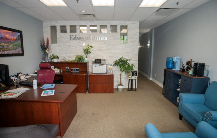 601 Lincoln Avenue Photo