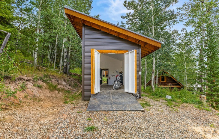 25065 Aspen Way Photo