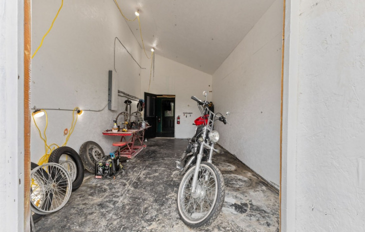 25065 Aspen Way Photo