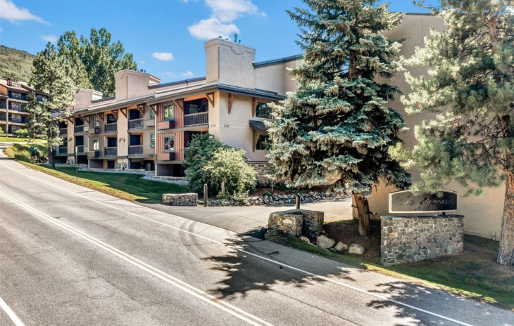 2345 Apres Ski Way Photo