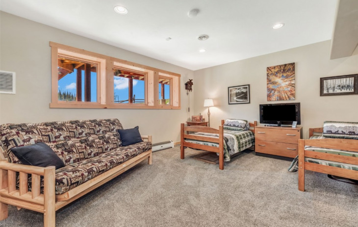60535 Parkside Drive Photo