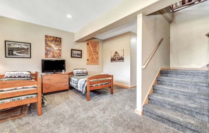 60535 Parkside Drive Photo