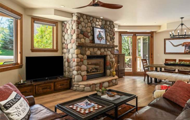 2302 Ski Trail Lane Photo