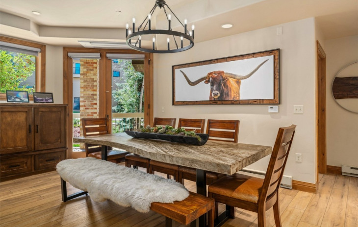 2302 Ski Trail Lane Photo
