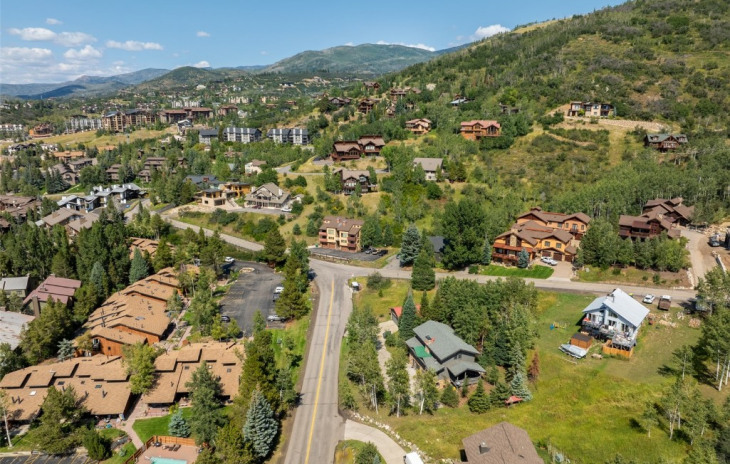 2790 Apres Ski Way Photo