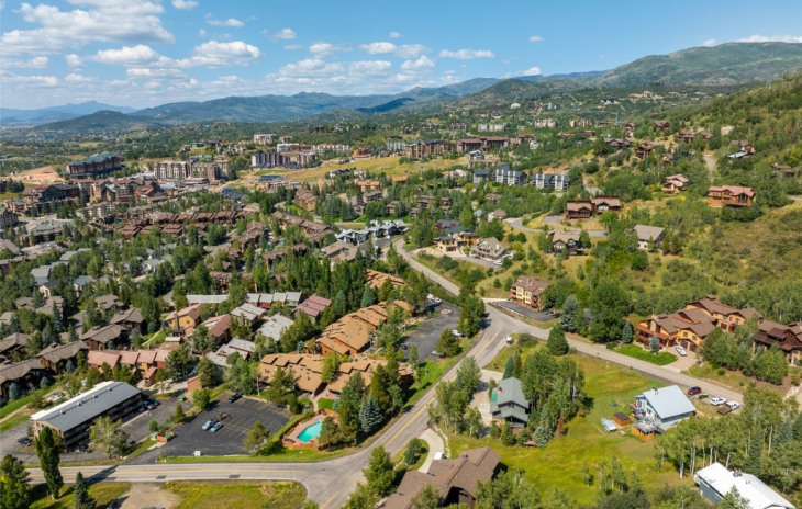 2790 Apres Ski Way Photo