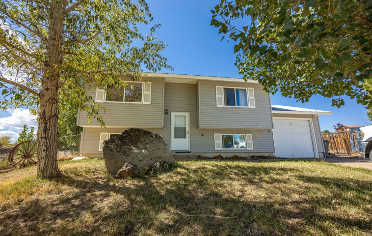 424 Clover Circle Photo