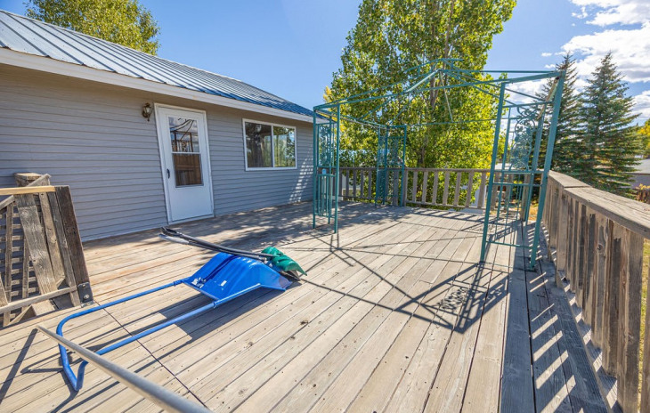 424 Clover Circle Photo
