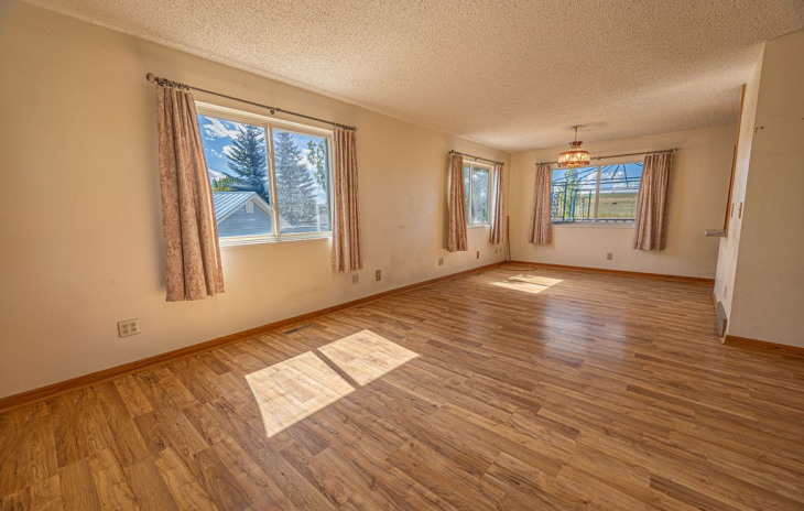 424 Clover Circle Photo