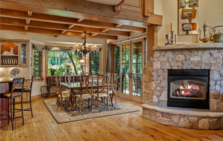 645 Retreat Place Photo