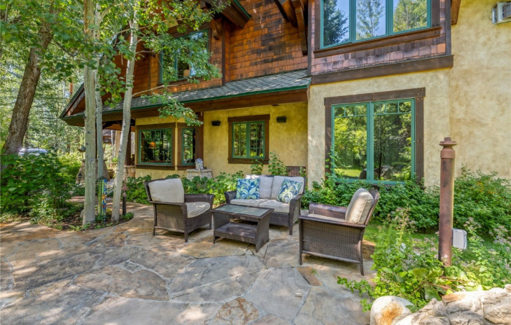 645 Retreat Place Photo