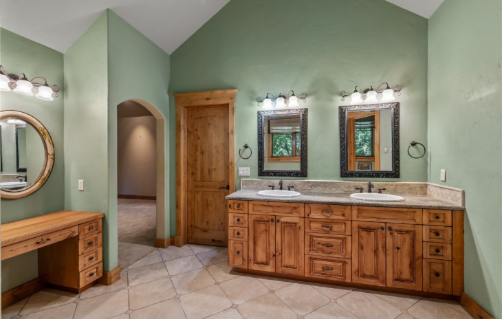 645 Retreat Place Photo
