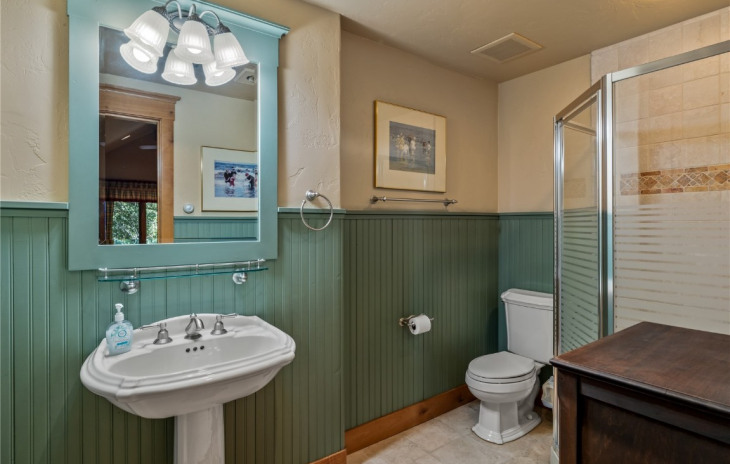 645 Retreat Place Photo
