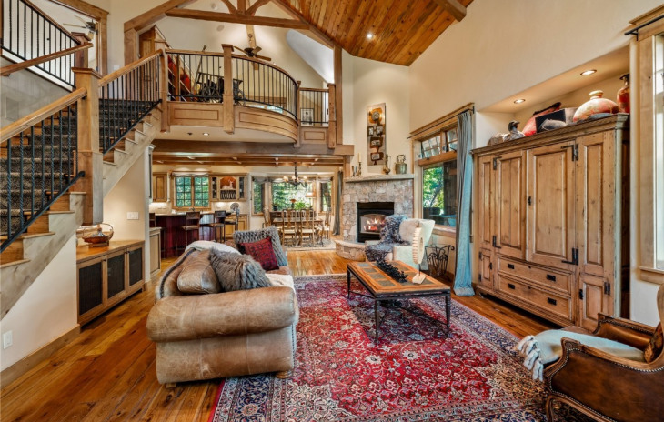 645 Retreat Place Photo