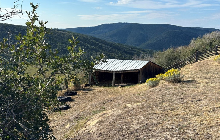 40100 Hill N Dale Road Photo
