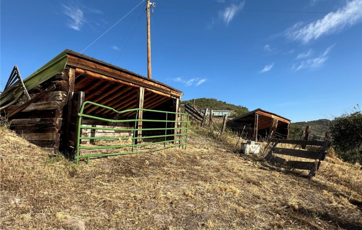 40100 Hill N Dale Road Photo