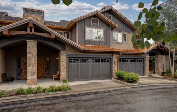 1555 Eagle Glen Drive Photo