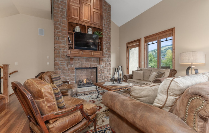 1555 Eagle Glen Drive Photo