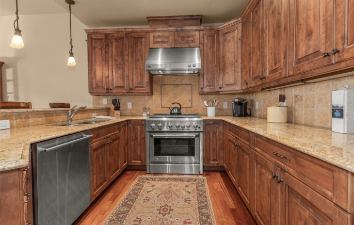 1555 Eagle Glen Drive Photo