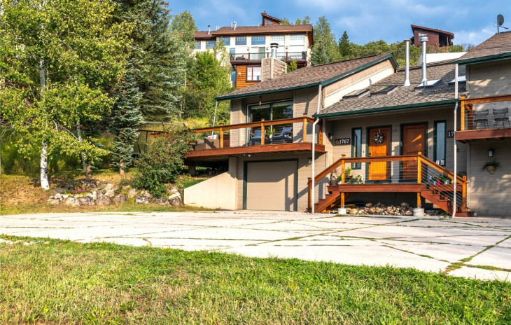 1767 Clubhouse Drive Photo