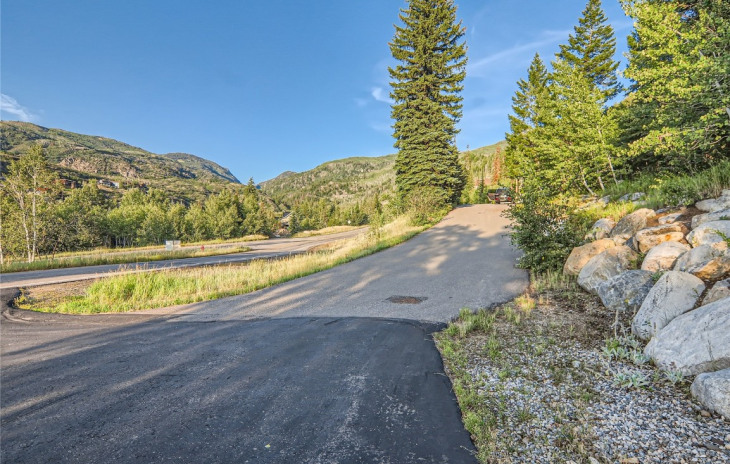 1028 Steamboat Boulevard Photo