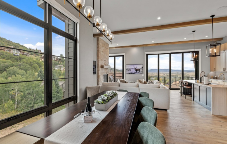 2406 Ski Trail Lane Photo