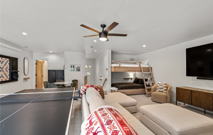 2406 Ski Trail Lane Photo