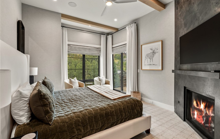 2406 Ski Trail Lane Photo