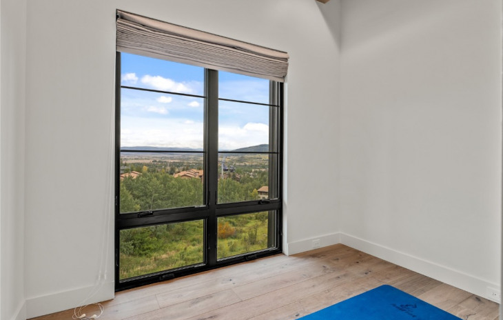 2406 Ski Trail Lane Photo