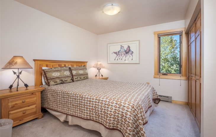 2035 Walton Creek Road Photo