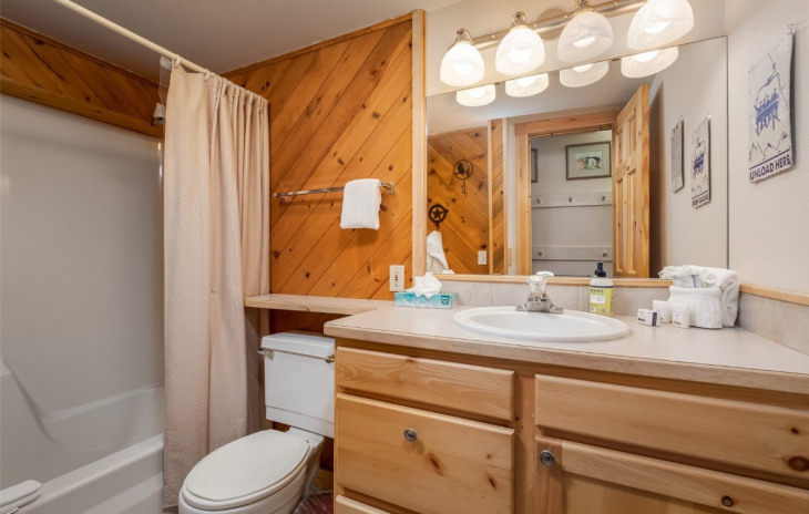 2035 Walton Creek Road Photo