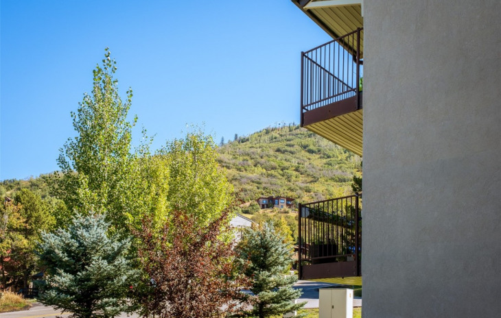 2035 Walton Creek Road Photo