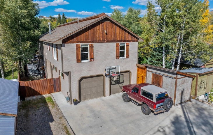 55 Logan Avenue Photo
