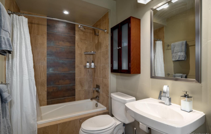 En-suite for second bedroom