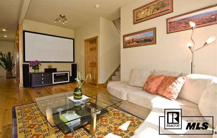 1118 Longview Circle Photo